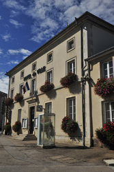 Vue de la mairie rue de Lorraine à 88170 CHATENOIS